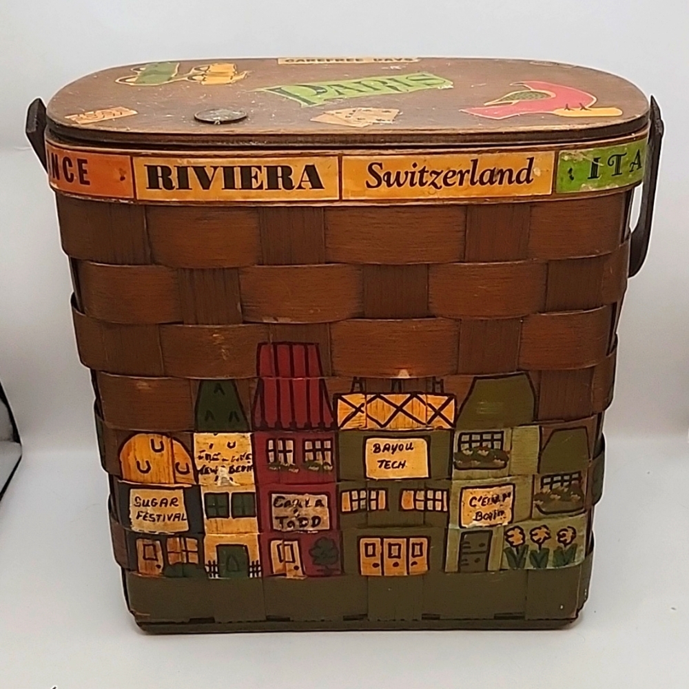 Vintage 1974 Caro Nan Signed Wooden Purse 9.25" X 9.25" X 5.75"